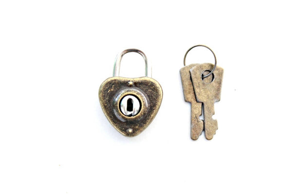 Small Heart Lock and Keys - heart padlock and key . heart shaped lock mini padlock diary lock . mini lock silver heart charm . journal lock