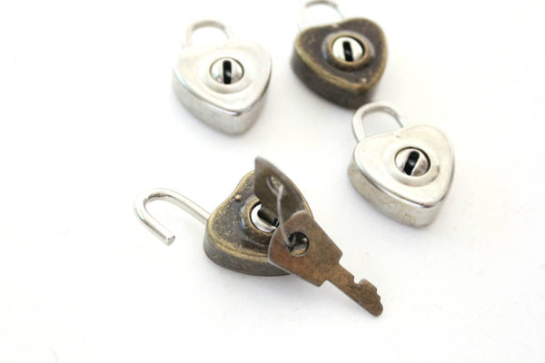 Small Heart Lock and Keys - heart padlock and key . heart shaped lock mini padlock diary lock . mini lock silver heart charm . journal lock