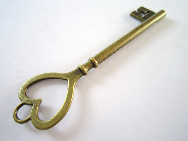Wedding Key Favors . Heart Skeleton Key . heart key . brass key charm . shabby chic key . large key . metal key charm