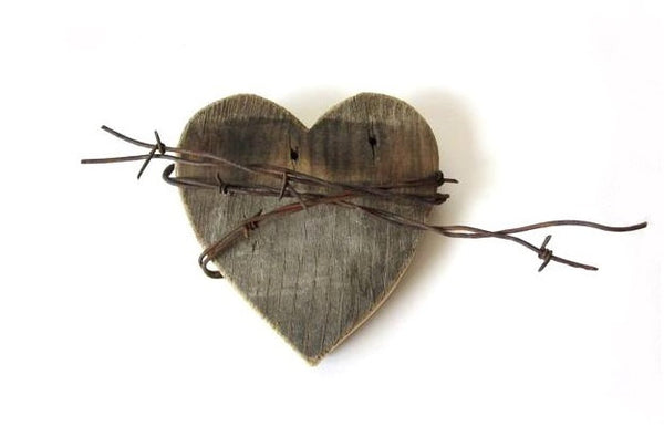 Wood and Barbed Wire Heart Sign . wood heart . rustic signs . barbed wire decor . rustic hearts . barn wood signs