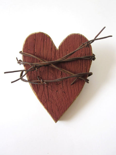 Rustic Heart . Red Heart . Wooden Heart Wall Decor . barbed wire art - 5th anniversary gift - rustic wedding decor . rustic home decor